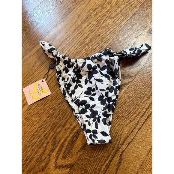 NWT Skatie Bobbi Bottom Thick Band in Greenwich Size Medium - Picture 1 of 6